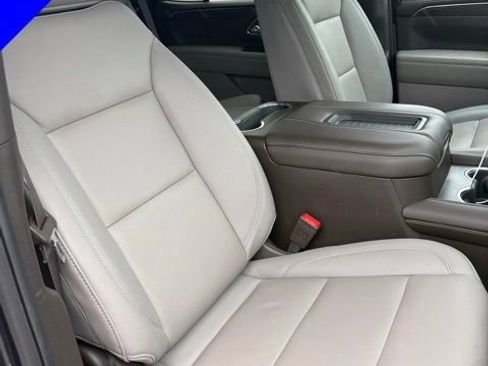 Used 2024 Chevrolet Tahoe Z71 w/ Luxury Package AWD/4WD image 30