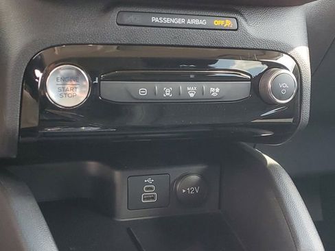 New 2025 Ford Escape SE image 15