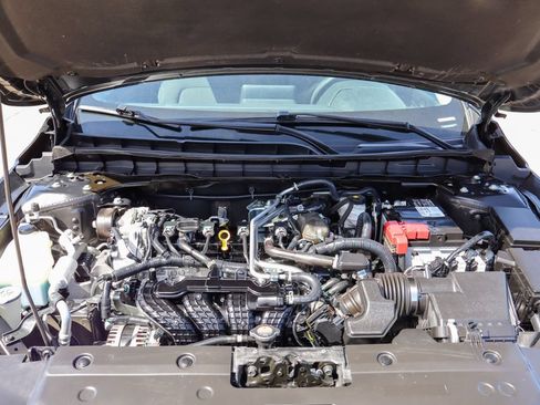 Used 2024 Nissan Altima 2.5 SV FWD image 8