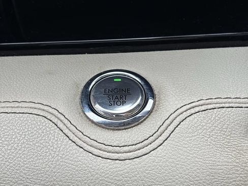 Used 2018 Lincoln Navigator Select w/ Technology Package image 8