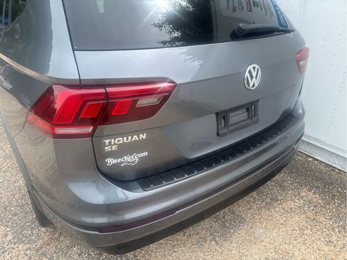 Used 2020 Volkswagen Tiguan SE R-Line FWD image 16