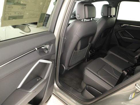 New 2025 Audi Q3 2.0T Premium image 26