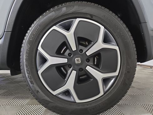 Used 2024 Rivian R1T Adventure AWD/4WD image 10