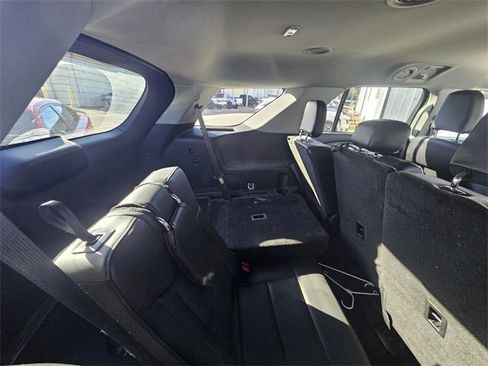 Used 2024 Ford Explorer XLT w/ Equipment Group 202A image 11