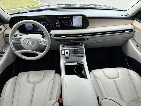 Used 2023 Hyundai Palisade Limited w/ Winter Package FWD image 22