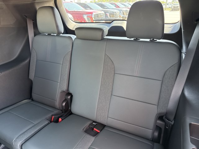 Used 2026 GMC Acadia AT4 w/ Luxury Package AWD/4WD image 7