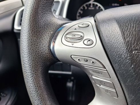 Used 2018 Nissan Murano S image 19