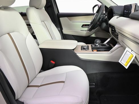 New 2026 MAZDA CX-90 Plug-In Hybrid w/ Premium Plus image 16