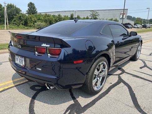 Used 2010 Chevrolet Camaro SS w/ RS Package RWD image 5