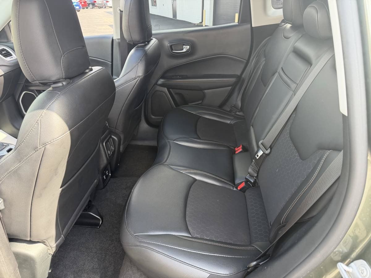 Used 2019 Jeep Compass Latitude AWD/4WD image 13