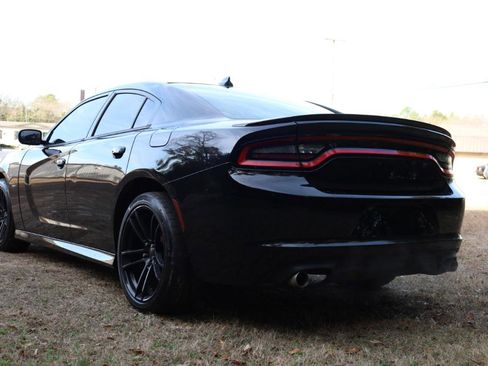 Used 2016 Dodge Charger R/T image 3