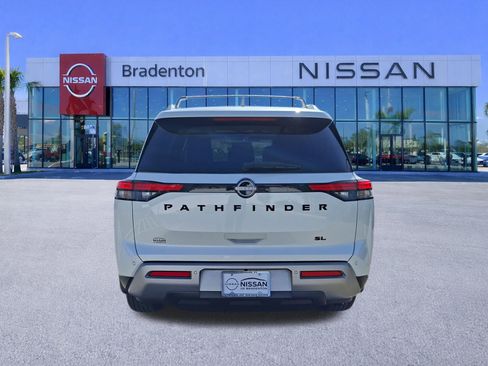 Used 2023 Nissan Pathfinder SL w/ Lighting Package (N92) FWD image 6
