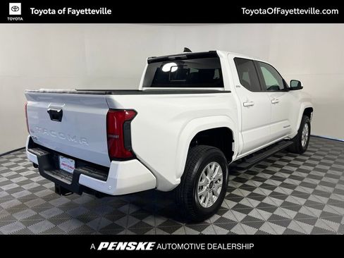 Used 2025 Toyota Tacoma SR5 w/ SR5 Upgrade Package AWD/4WD image 5