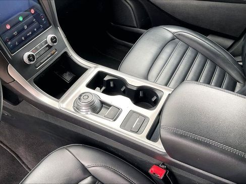 Used 2024 Ford Edge SEL image 17