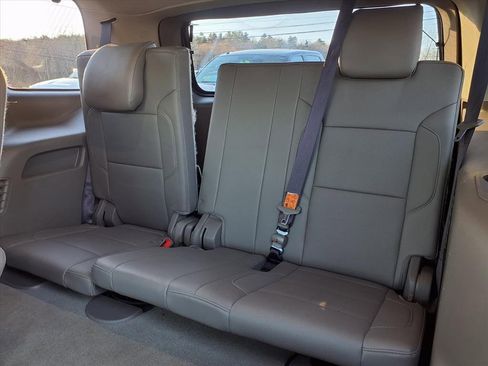 Used 2017 GMC Yukon SLT w/ Open Road Package image 9