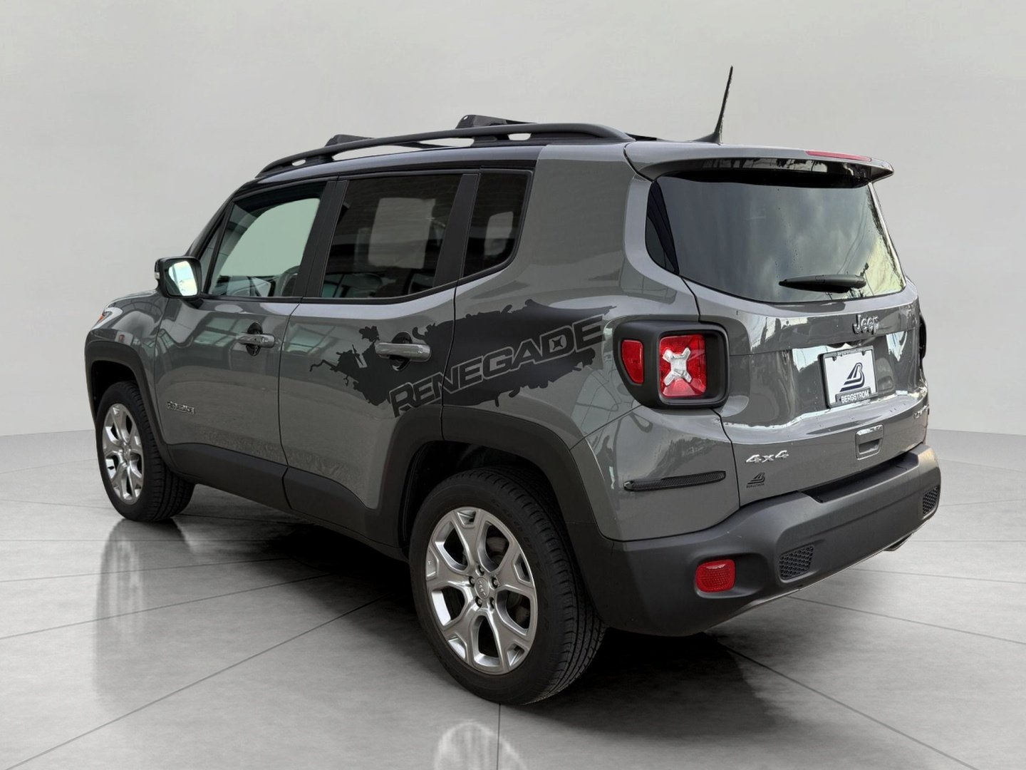 Used 2022 Jeep Renegade Limited AWD/4WD image 10