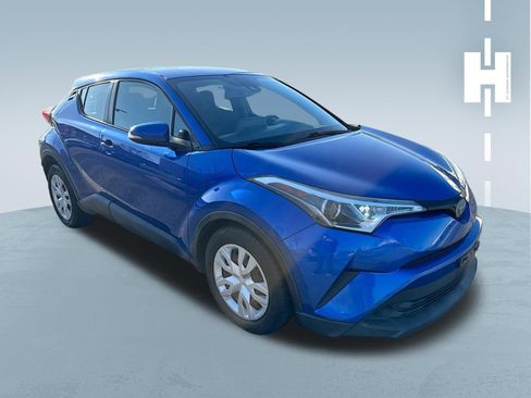 Used 2019 Toyota C-HR LE image 1