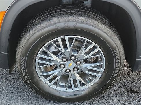 Used 2024 Chevrolet Traverse LT image 14