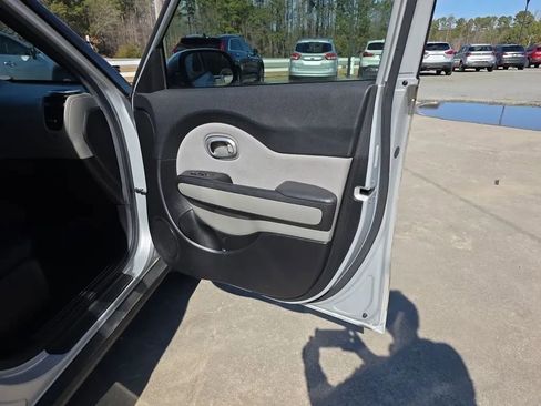 Used 2014 Kia Soul image 42