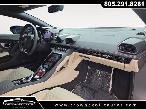 Used 2020 Lamborghini Huracan EVO image 10