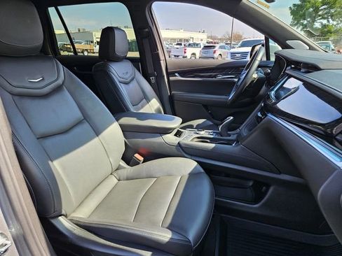 Certified 2025 Cadillac XT6 Premium Luxury image 20