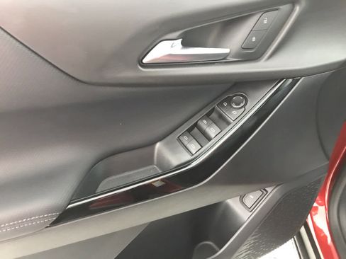 New 2026 Chevrolet Equinox LT w/ Convenience Package II image 9