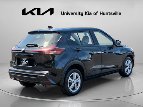 Used 2024 Nissan Kicks S FWD image 7