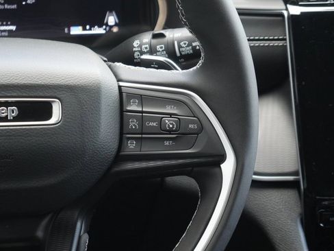 New 2025 Jeep Grand Cherokee Laredo X w/ Luxury Tech Group I image 20