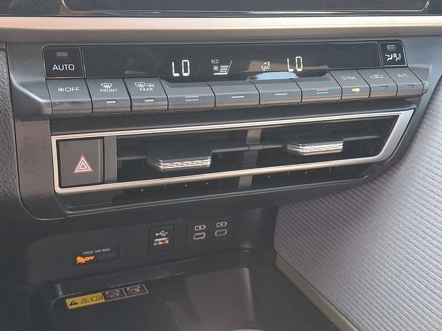 Used 2026 Toyota Camry SE FWD image 15