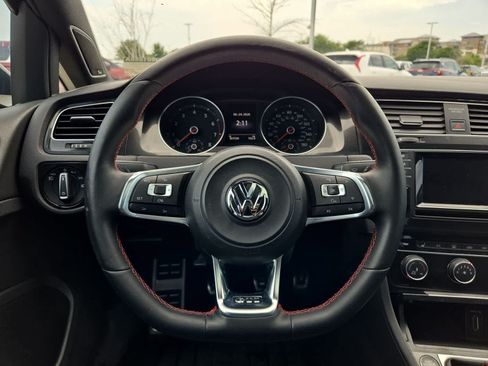 Used 2015 Volkswagen GTI SE FWD image 22