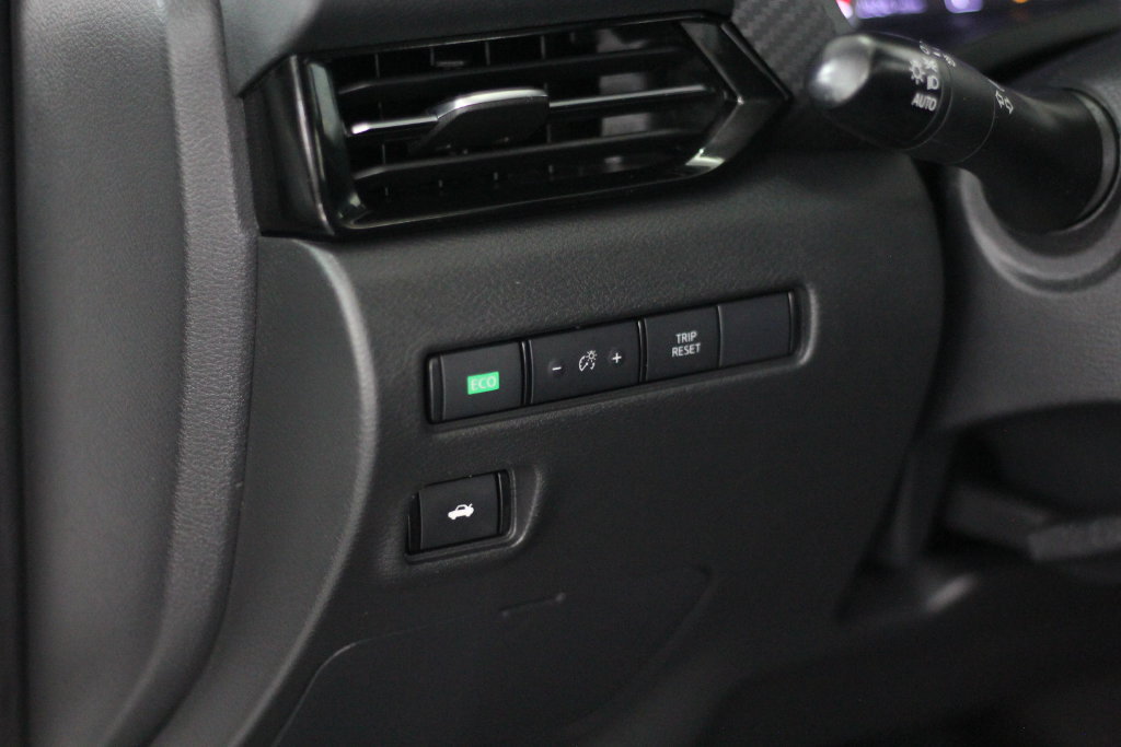 Used 2022 Nissan Sentra SR w/ SR Premium Package FWD image 43