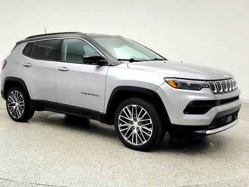 Used 2022 Jeep Compass Limited w/ Elite Group AWD/4WD image 3