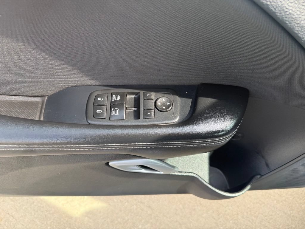 Used 2016 Dodge Challenger SXT w/ Driver Convenience Group RWD image 16