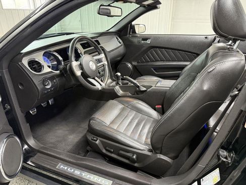 Used 2010 Ford Mustang GT RWD image 15