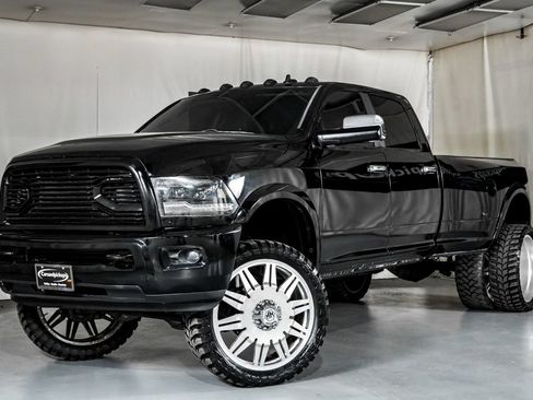 Used 2014 RAM 3500 Laramie w/ Convenience Group AWD/4WD image 4