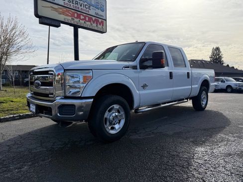 Used 2015 Ford F250 XLT image 1