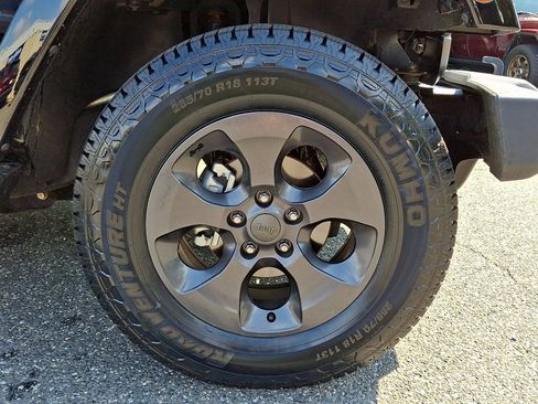 Used 2017 Jeep Wrangler Unlimited Sport AWD/4WD image 9