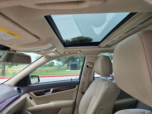 Used 2013 Mercedes-Benz C 250 Sedan image 32