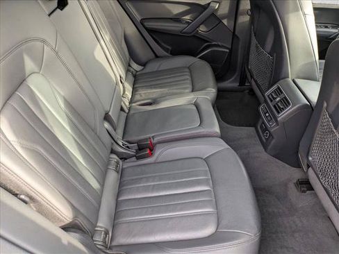 Used 2019 Audi Q5 2.0T Premium Plus w/ Premium Plus Package AWD/4WD image 21