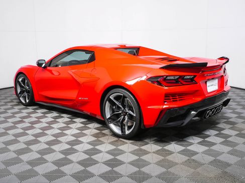 Used 2025 Chevrolet Corvette Z06 RWD image 32