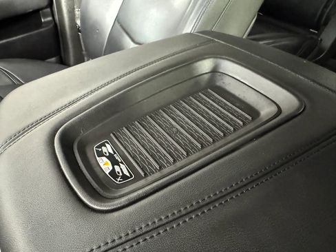 Used 2018 Cadillac Escalade Premium Luxury image 24