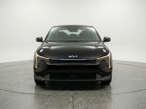 Used 2025 Kia K4 LXS image 2