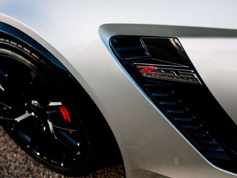 Used 2016 Chevrolet Corvette Z06 w/ 2LZ Preferred Equipment Group image 7