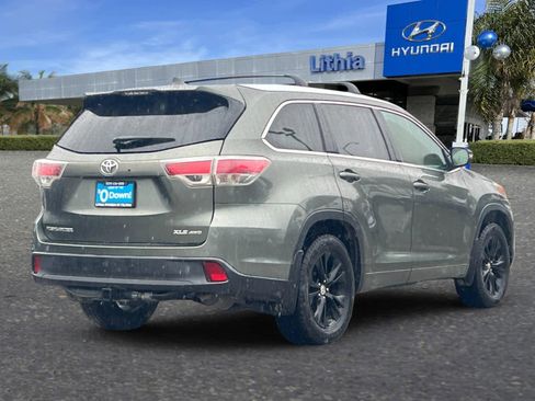 Used 2015 Toyota Highlander XLE image 2