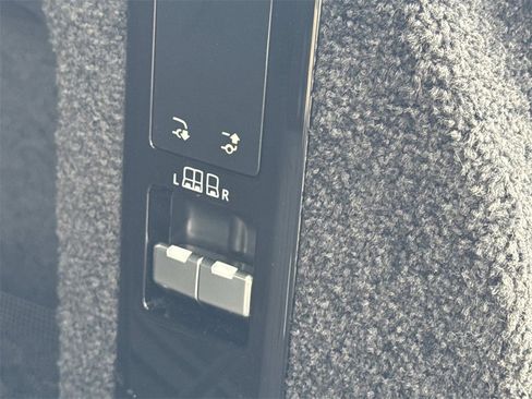 Used 2023 Land Rover Range Rover SE image 7