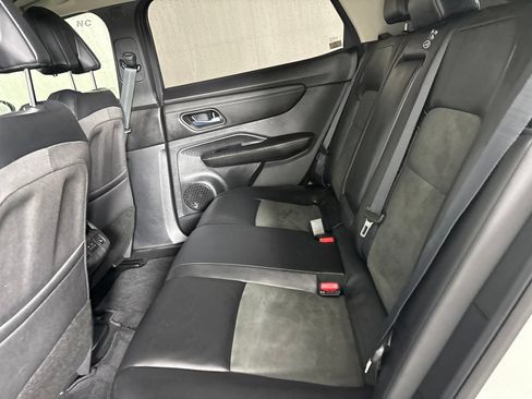 Used 2023 Nissan Ariya FWD image 18