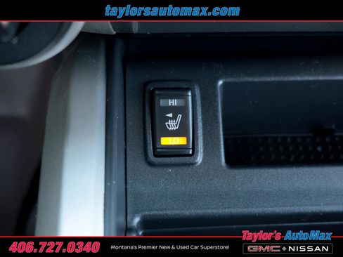 Used 2019 Nissan Titan SV w/ SV Convenience Package image 22