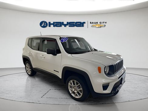 Used 2023 Jeep Renegade Latitude AWD/4WD image 6