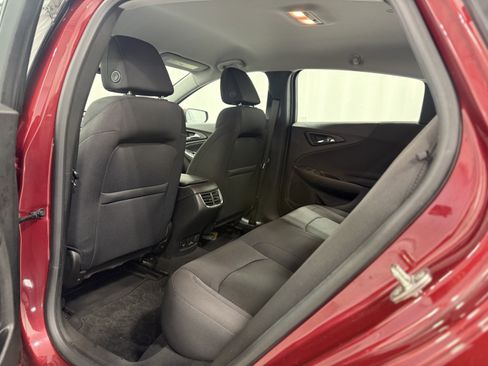 Used 2017 Chevrolet Malibu LT image 24