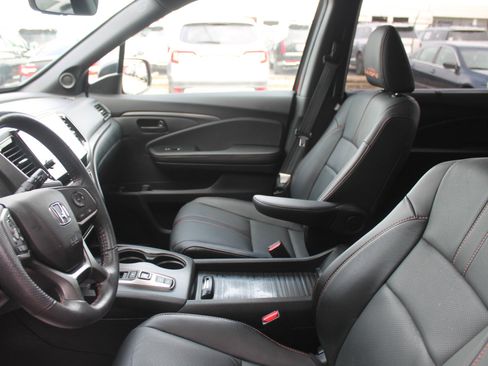 Used 2023 Honda Passport TrailSport image 24